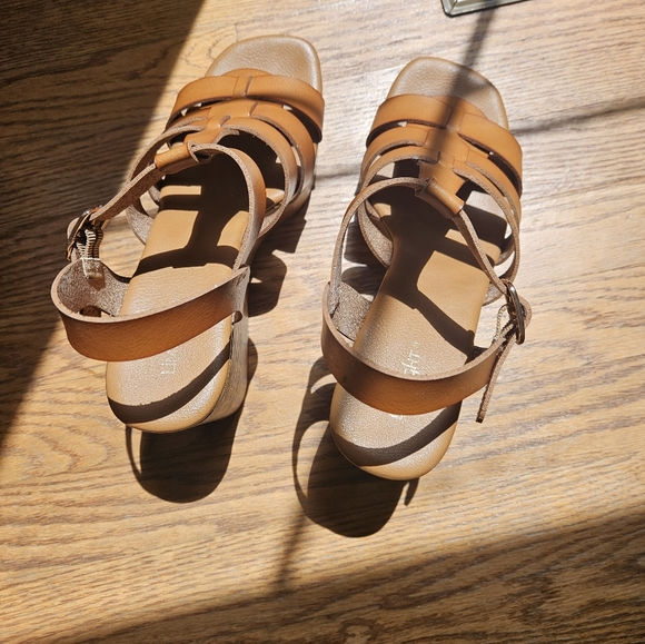 NWOT Limelight Slingback Wedge Platform Clogs Sandals in brown/Natural tan - Picture 14 of 16